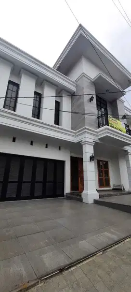 Rumah mewah design Neoclasic 2 lantai siap Huni di Jalan Haji Nawi