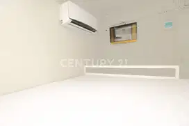 Rumah Kost 3 Lantai 31 Kamar AC TV Cendrawasih Cengkareng