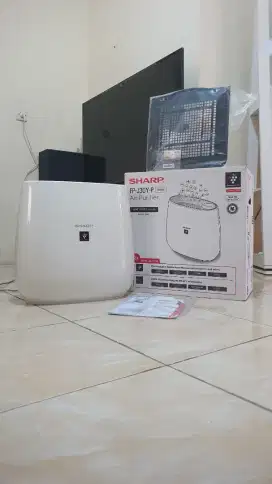 Jual Cepat, Air Purifier Sharp masih bagus dan prima, lengkap.