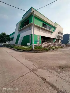 Dijual BU cepat Gudang Laksana Bizzpark Tangerang