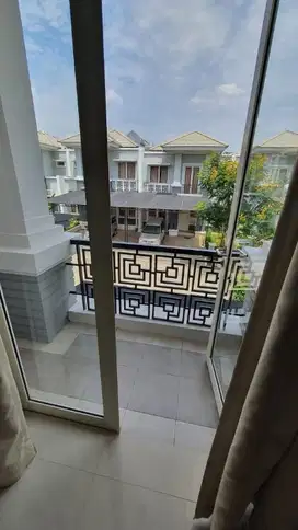 Disewakan Rumah Bagus Cluster Florencia Lippo Cikarang
