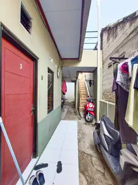 rumah kos 2 lantai  di dekat universitas pamulang