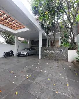 Rumah di jl Intan Cilandak, lokasi nyaman bebas banjir
