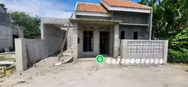 RUMAH BARU TAHAP FINISHING DEKAT LAPANGAN KRANDEGAN KEBONSARI