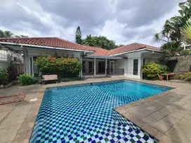 RUMAH MEWAH EX KEDUTAAN KEBAYORAN BARU DOUBLE GATE PARKIR LUAS