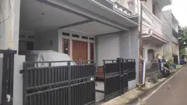 Jual rumah 1,5 lantai deket SMPN 4 Depok, Jl. Calung Depok