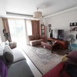 Rumah Dengan Kondisi Terawat Lokasi Diarea Kota Baru Parahyangan, Bdg