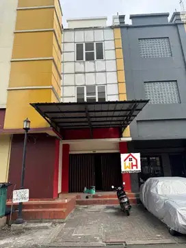 DISEWAKAN RUKO GOLDEN BOULEVARD BSD 4.5 X 15. SIAP HUNI !