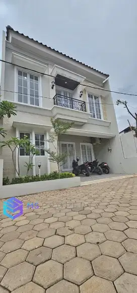 RUMAH MINIMALIS 2 LANTAI DALAM CLUSTER DEKAT PLN GANDUL
