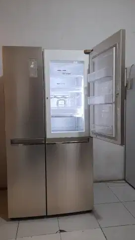 Dijual kulkas 2pintu side by side merk LG normal
