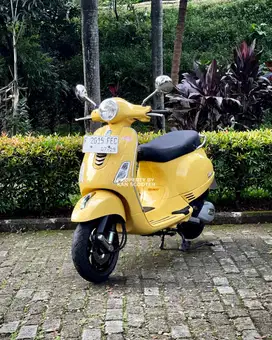 JUAL MURAH VESPA LX 125 iGET 2019 MULUS