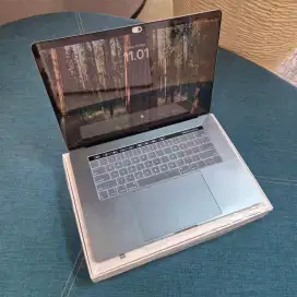 Macbook pro 15 core i7 16GB 256Gb VGA Radeon