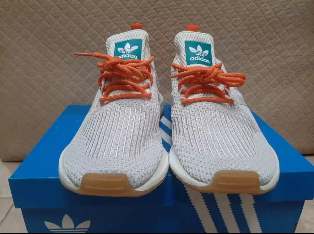 Sepatu Adidas Swift Run Summer