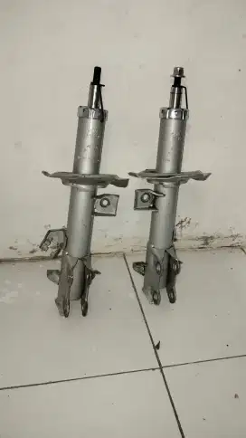 Shock depan Grand Livina 2015