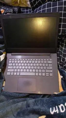 Jual Cepat Nego Laptop Lenovo Ideapad V130-14IKB RAM 4 SSD 256 Mulus