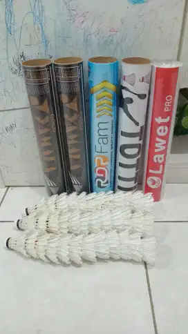 SHUTTLECOCK BEKAS