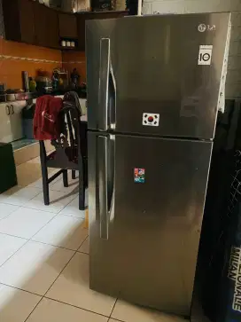 KULKAS LG 2 PINTU