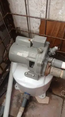 Service Ac,Mesin Cuci,Kulkas,Pompa Air dan Bongkar Pasang AC.