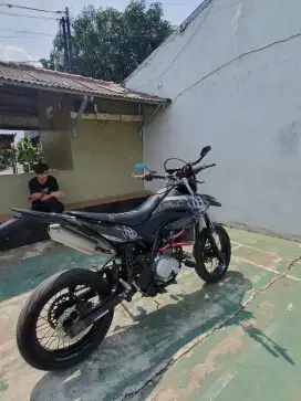 Yamaha WR 155 Supermoto