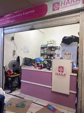 Karyawan laundry pick up delivery