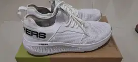 Dijual sepatu sketchers