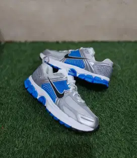 NIKE ZOOM VOMERO 5 GS