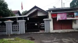 Di jual Rumah Utama plus Kost kostan plus warung sembako