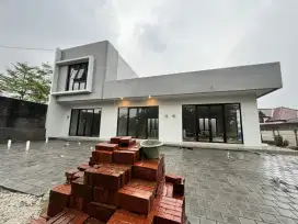 Disewakan ruang usaha strategis cocok buat usaha atau kantor