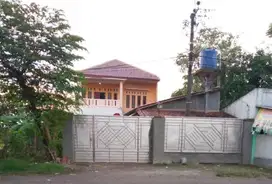 Rumah 2 lantai Siap Huni - Lokasi Strategis Akses jalan raya besar