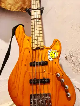 Bass Cort GB75JJ 5 senar aktif pasif