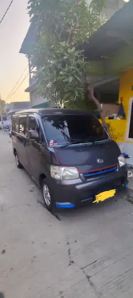 Grand max minibus