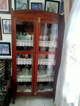 Lemari Kaca / Pajangan Jati Tua Antik