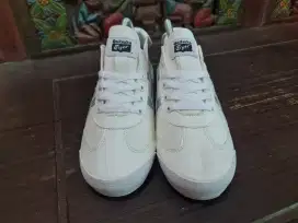 051. Sepatu Wanita Onitsuka Tiger White Silver, Size: 40, Insole: 25.5