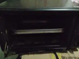 Oven Listrik merk Denpoo.