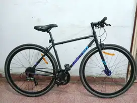United Slick 700C Hitam