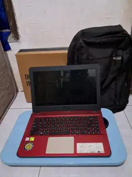 ASUS X441U Win 10 RAM 4 SSD 256 Core i3