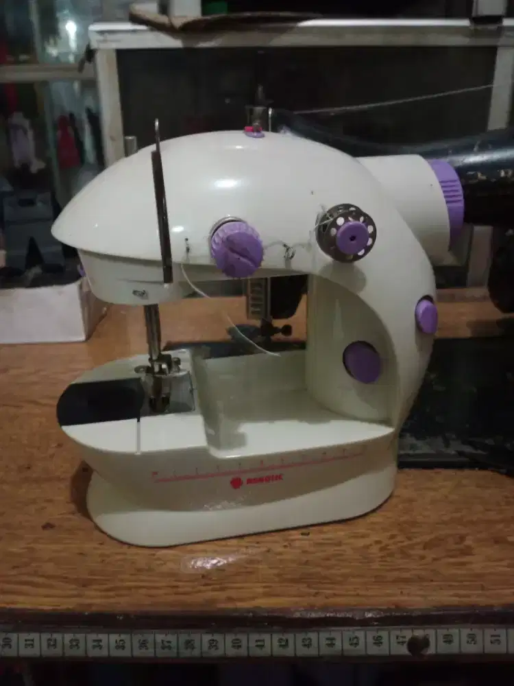 Mesin Jahit Mini