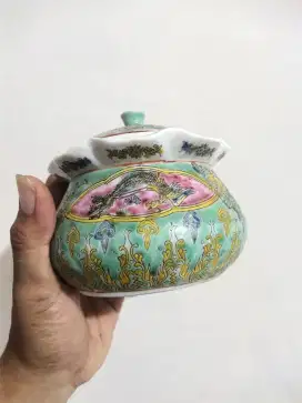 Mukun nyonya ware