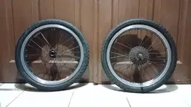 Wheelset Veleg Sepeda Ukuran 18 Ban 18X1.75