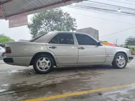 Mercedes Benz W124 300E Sportline 1991