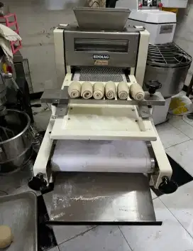 Mesin dough moulder long SM-307 merk Sinmag Taiwan gulung roti tawar
