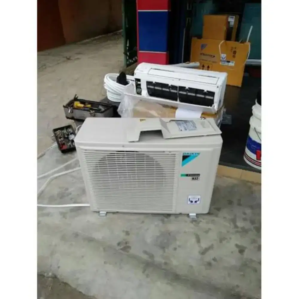 Servis ac. Bongkar/pasang ac, pompaair. Kulkas. M. Cuci dll