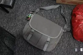 Tas Selempang Kanvas Tebal Import