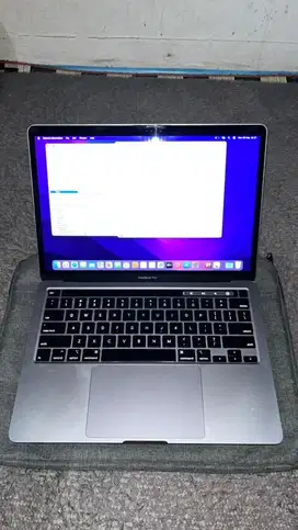Macbook Pro 2020 13 inch Touchbar 16/512GB