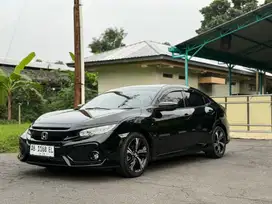 (Dp 25 jt)Civic Turbo Hatchback 2017 (istimewa)