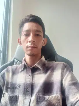 kurir atau OB . bagian gudang