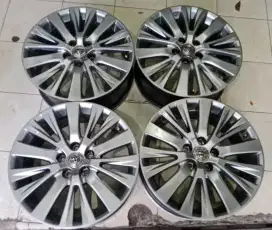 Dijual. 4pc velg vellfire (replika) R18