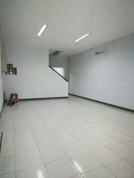 Dijual Ruko Taman Kopo Indah III Siap Pakai Strategis