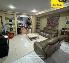 Hotsale! Rumah luas pojok 2 lantai di Bintaro dekat tol viaduct