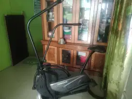 Kinetic | Alat olahraga rumahan gowes | Alat fitness| Sepeda statis